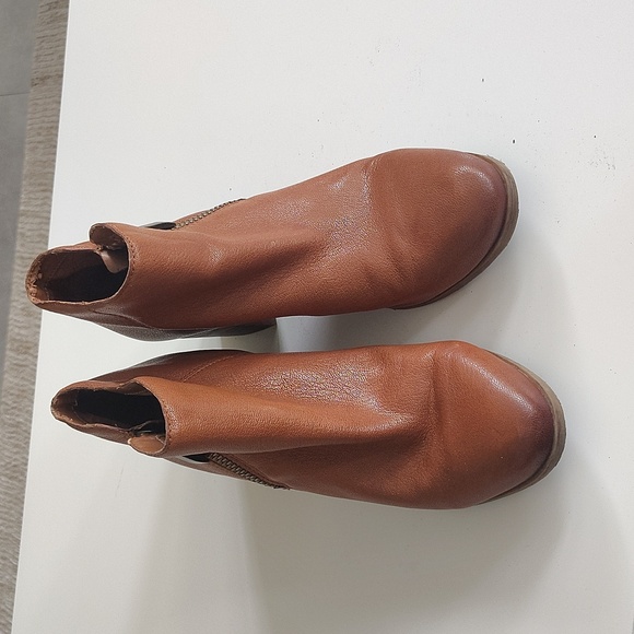 Franco Sarto Tan Ankle Booties Size 9 - Picture 3 of 7